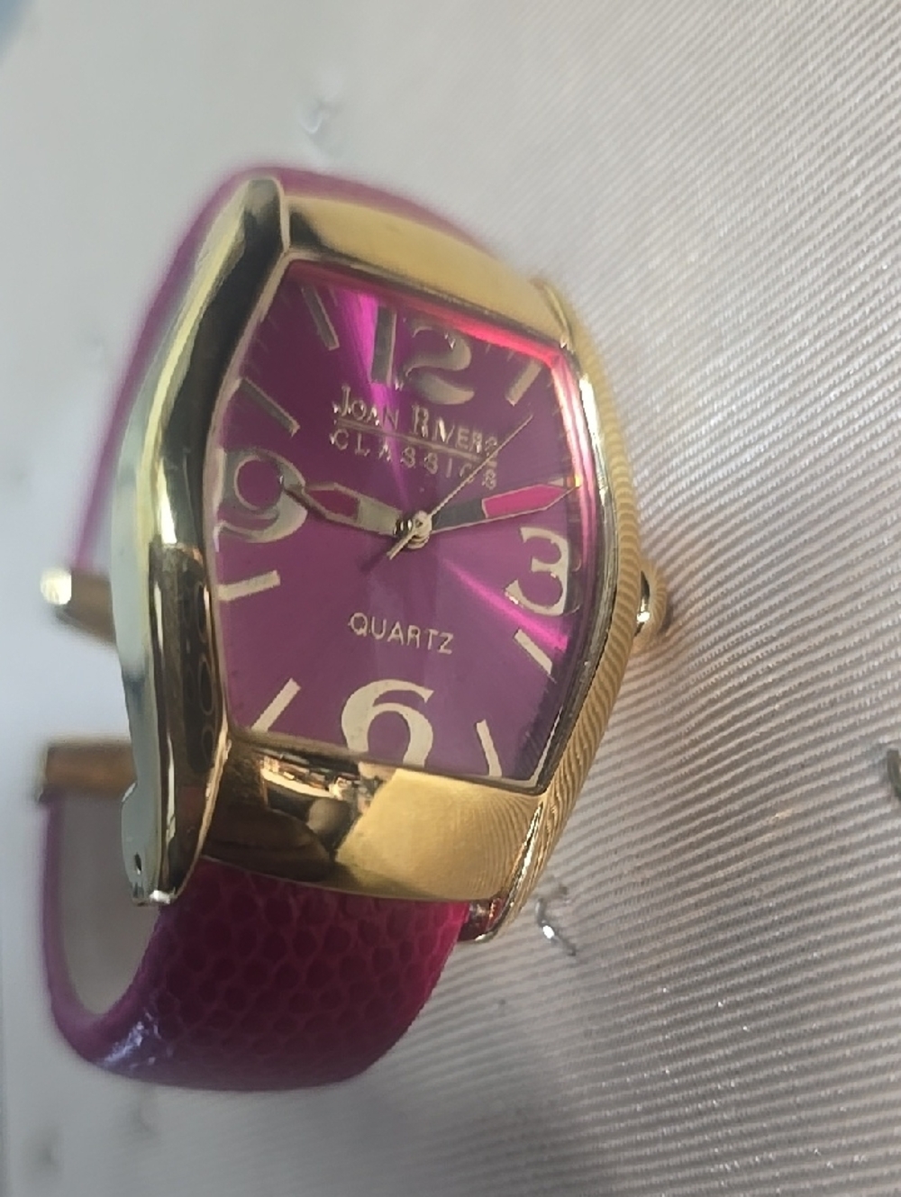 Joan Rivers watch, needs new Battery